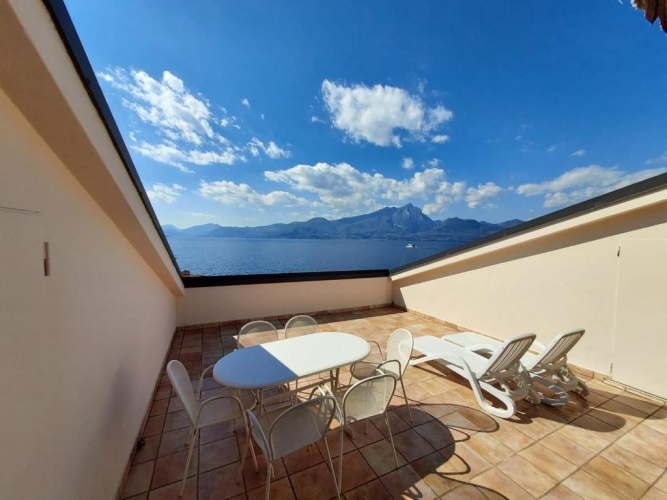 Apartment with balcony