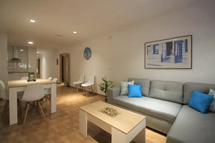 3 Bedrooms Apartment