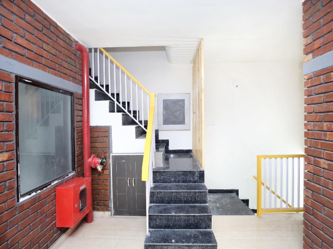 OYO 15143 Hotel Redstone