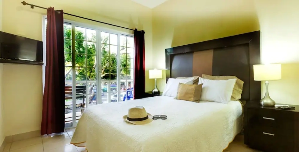 1 Bedroom Bungalow beachfront