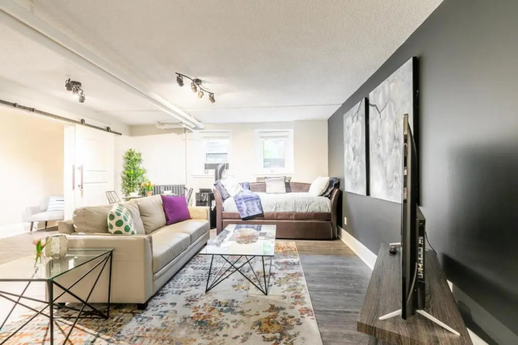 2BR Boutique Condo-prime Location DT Hamilton