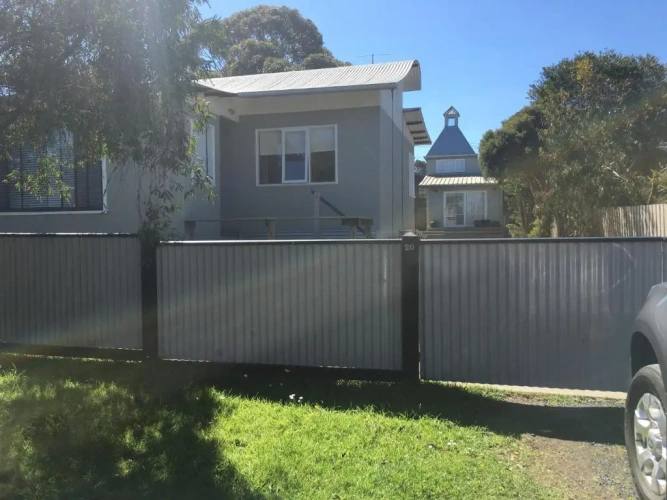 5 Bedrooms Cottage
