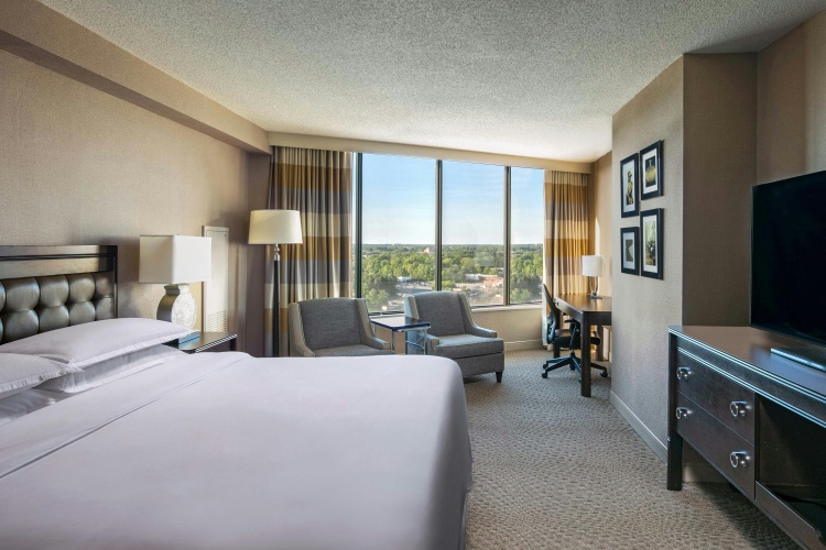 Sheraton Greensboro At Four Seasons photo 6