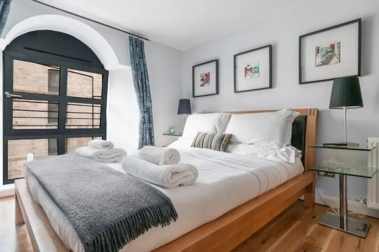 Citadel Apartment near Britannia
