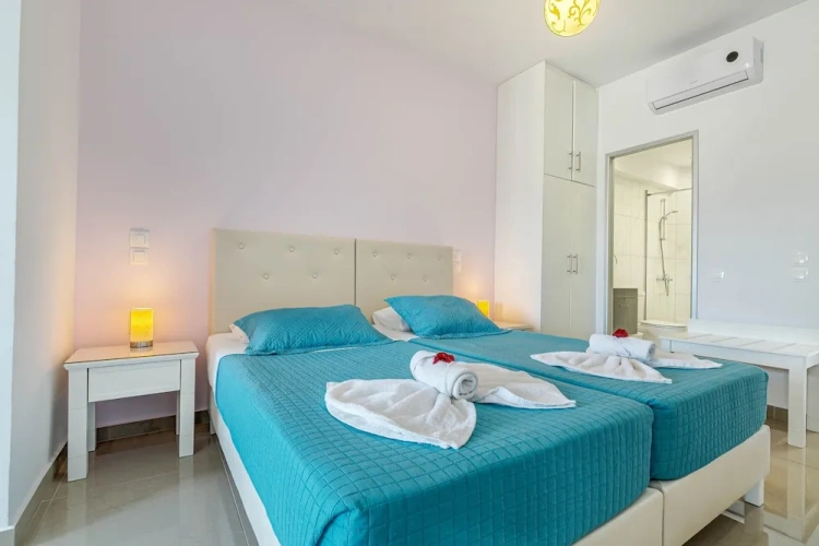 Comfort Quadruple Family room with balcony