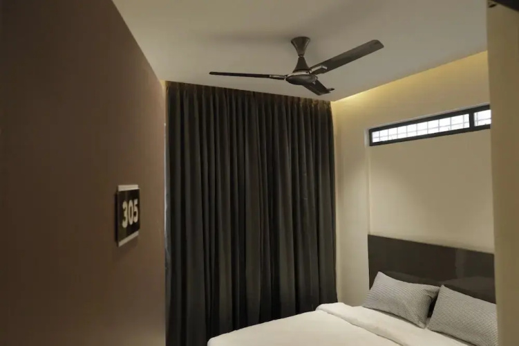 HOTEL.327