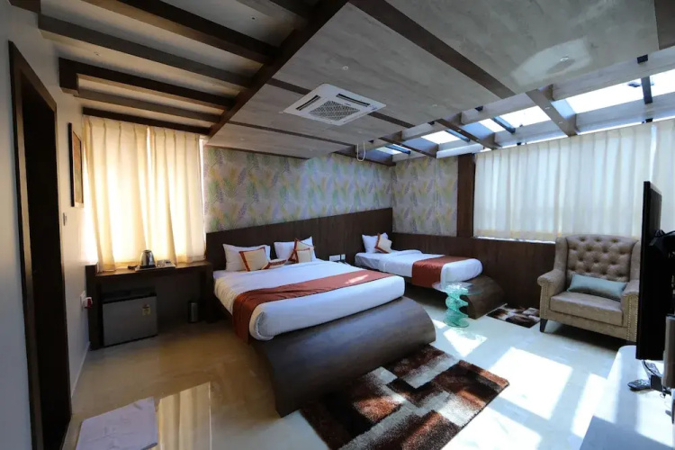 Aaccord Suites Inn