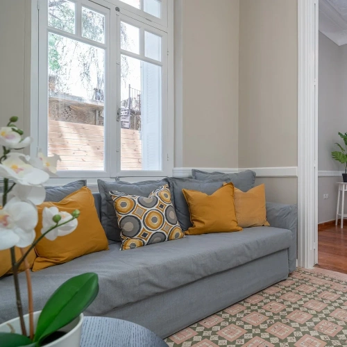 2 Bedrooms Apartment