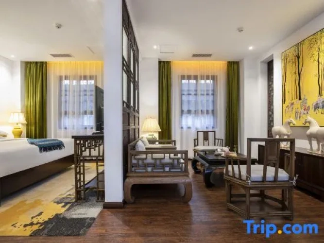 Deluxe Suite