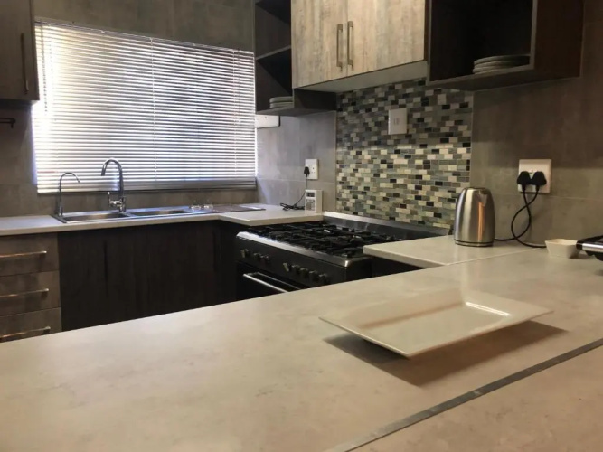 UStay Apartment - Westdene