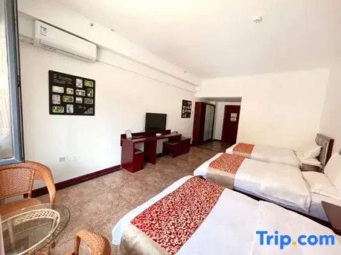 Standard Triple room