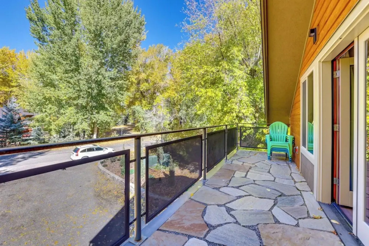 14 Miles to Sun Valley: Updated Getaway!