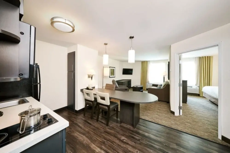 1 Bedroom Suite