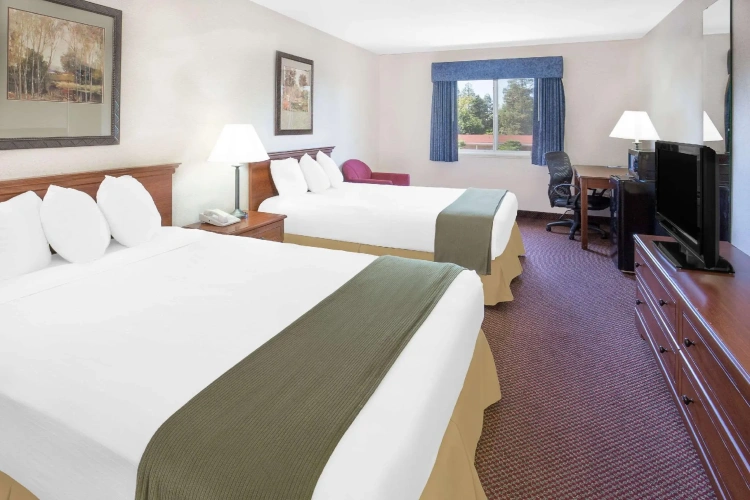 Standard Quadruple room
