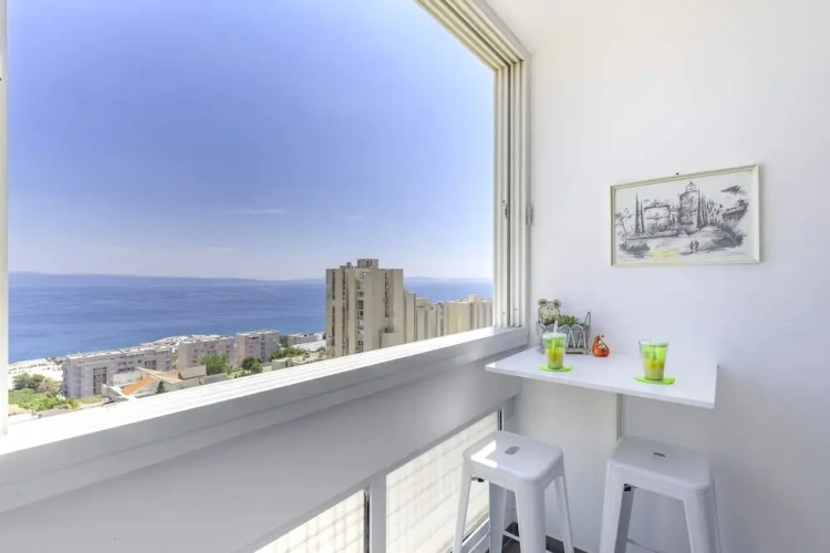 Studio with balcony and with sea view