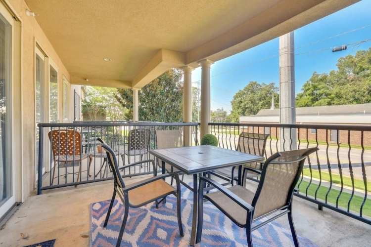 1 Bedroom Apartment with balcony