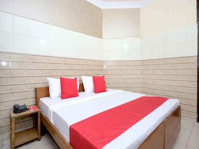 OYO 12967 Hotel Simran