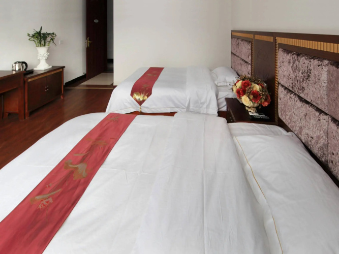 Mount Emei Potatoes Hotel