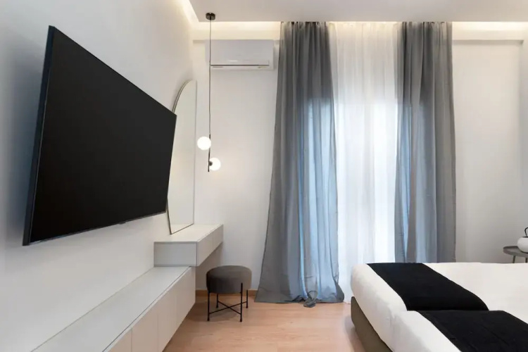 Acropolis White Key Residence