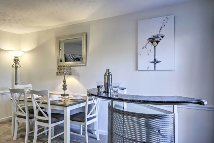 Modern Townhome w/ Deck & Golf Course Views!