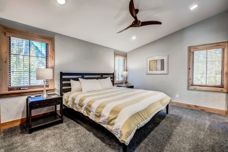 4 Bedrooms Cottage