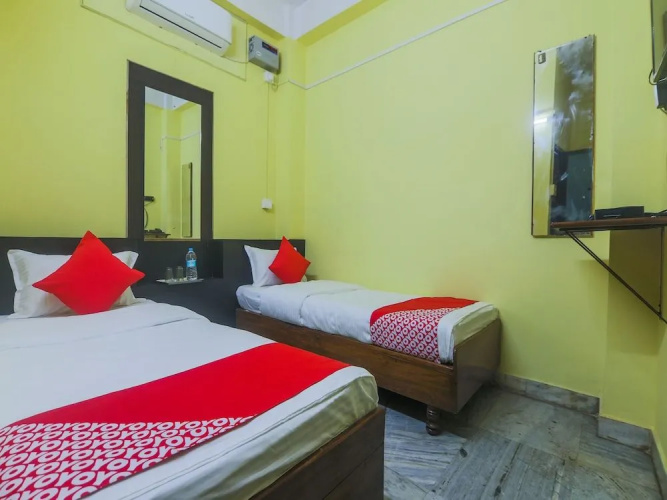 OYO 23373 Hotel Midline