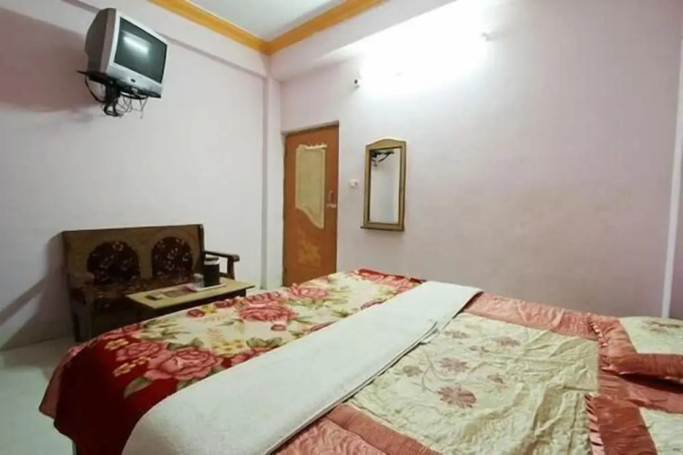 ADB Rooms Hotel Vallabh Darshan