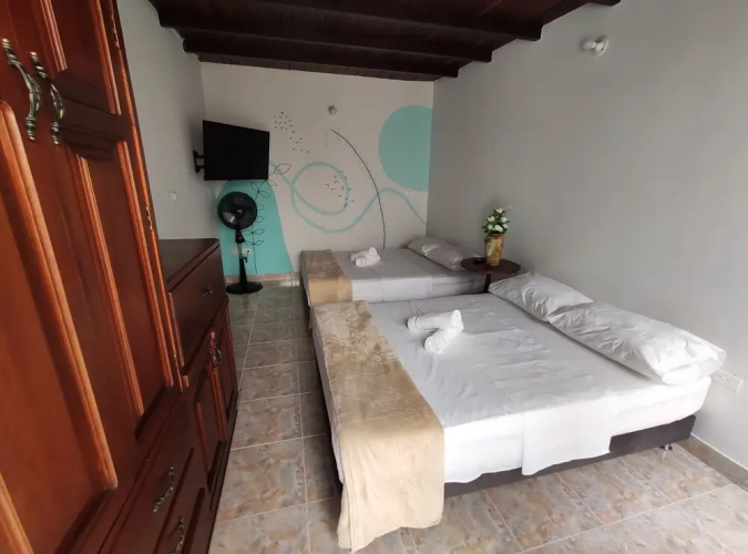 Hostal Colors - Hostel