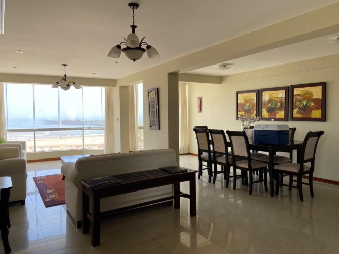 3 Bedrooms Apartment