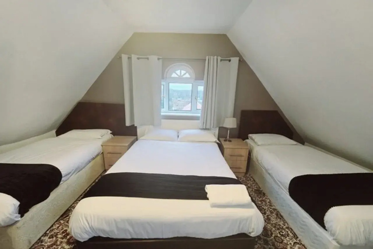 Kingswood Hotel