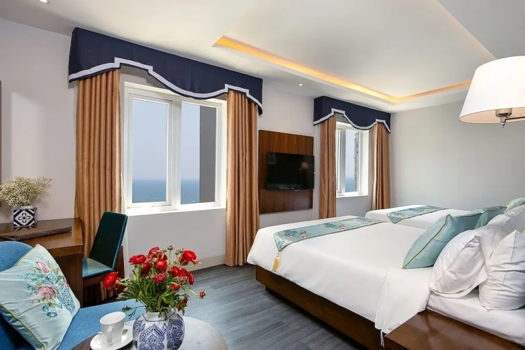 Deluxe Double room with city view