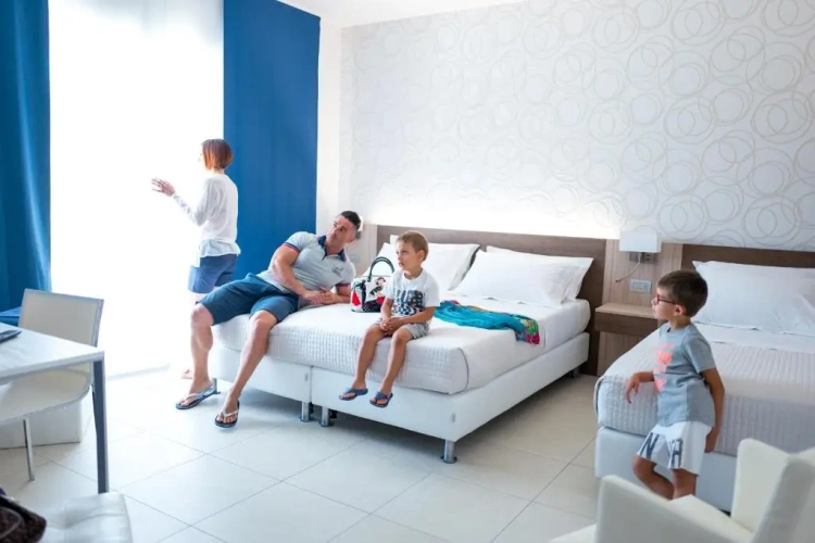 Standard Triple room