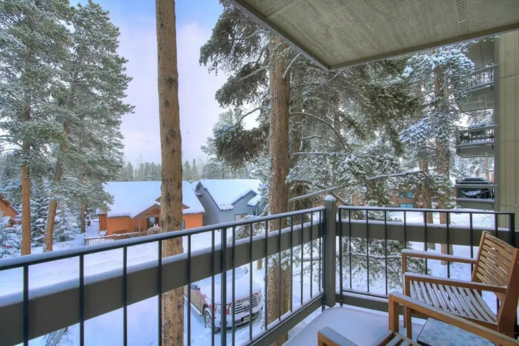 Scandi Chic Condo near Main Street
