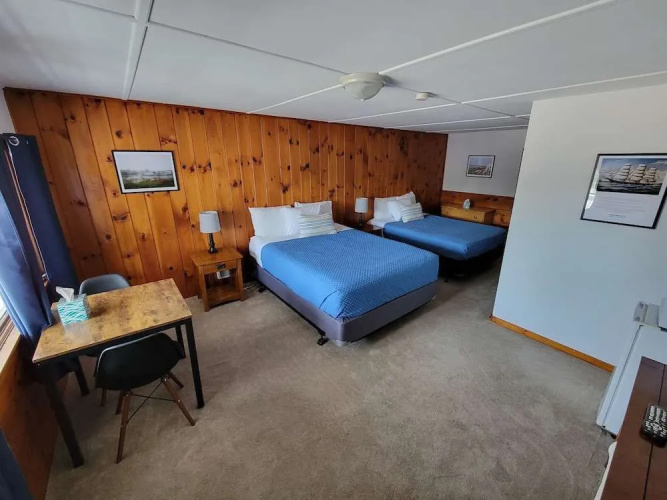 Yardarm Motel