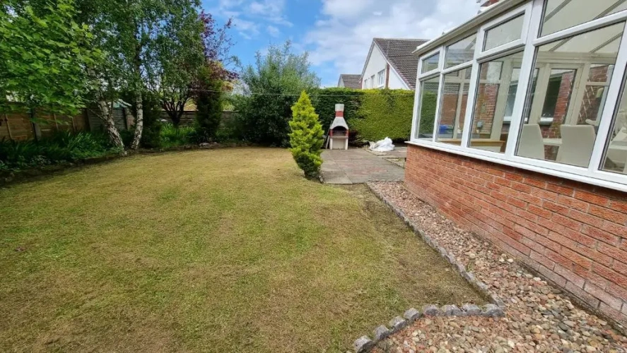 4 Bedrooms Single Cottage