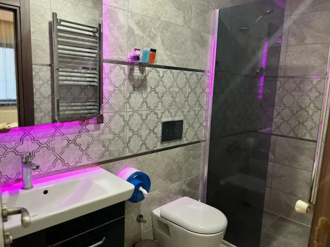 Hevi̇n Hotel