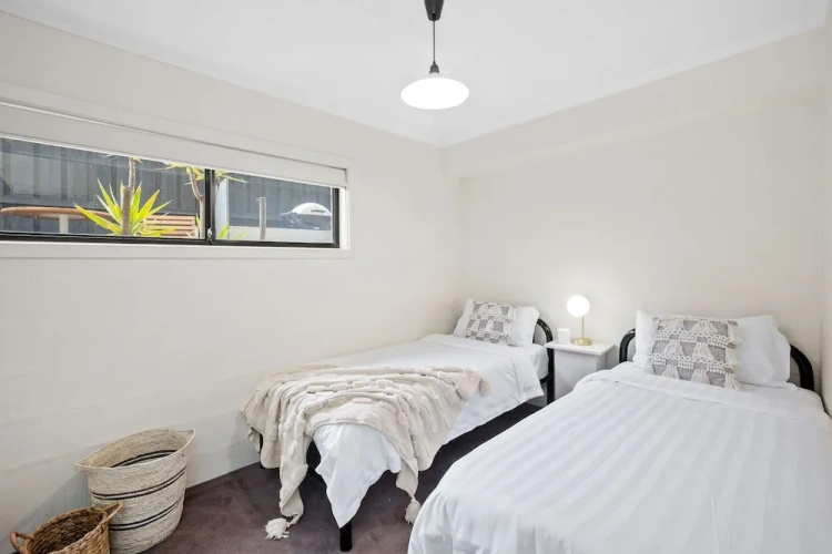 2 Bedrooms Apartment with balcony and beachfront