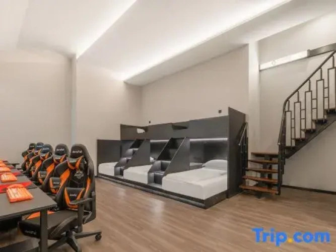 Quintuple Apartment