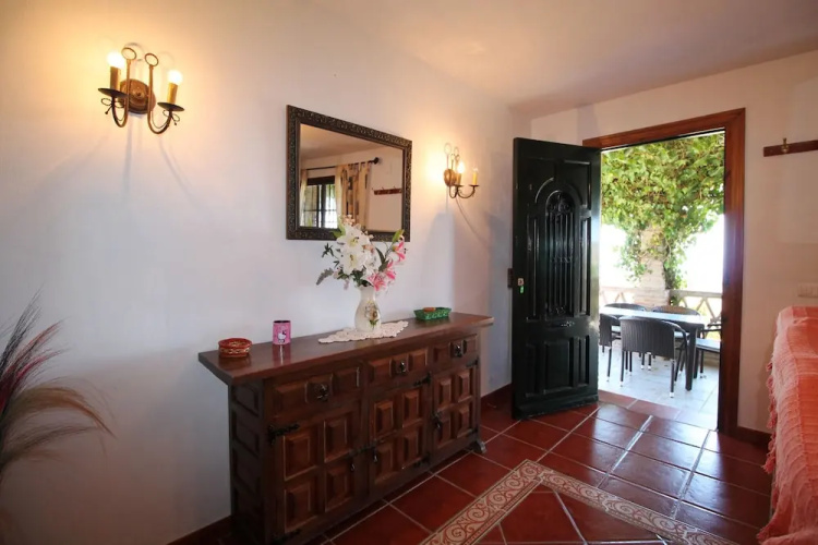 1075 Villa Rosa