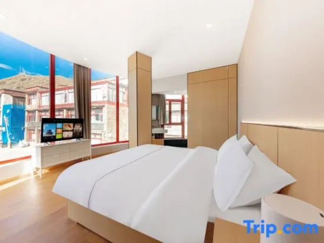 Standard Double Family room with street view