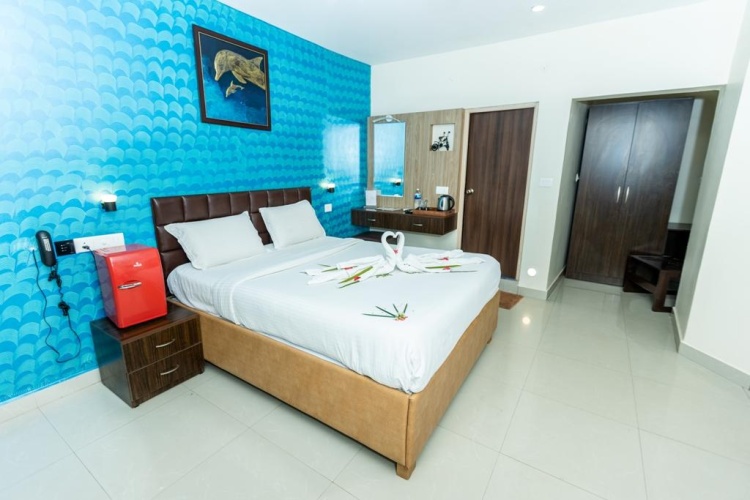 Deluxe room with partial sea view