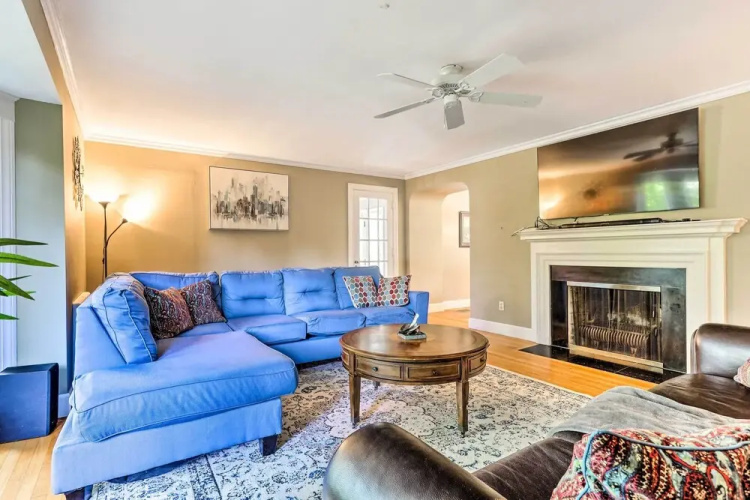 Grand Worcester Getaway w/ Large Private Yard!
