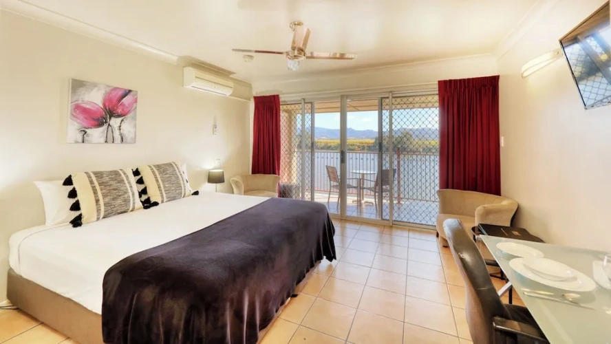 Standard Double room with balcony and with water view