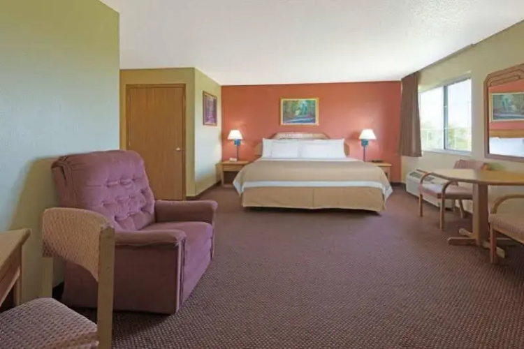 Cameron Days Inn