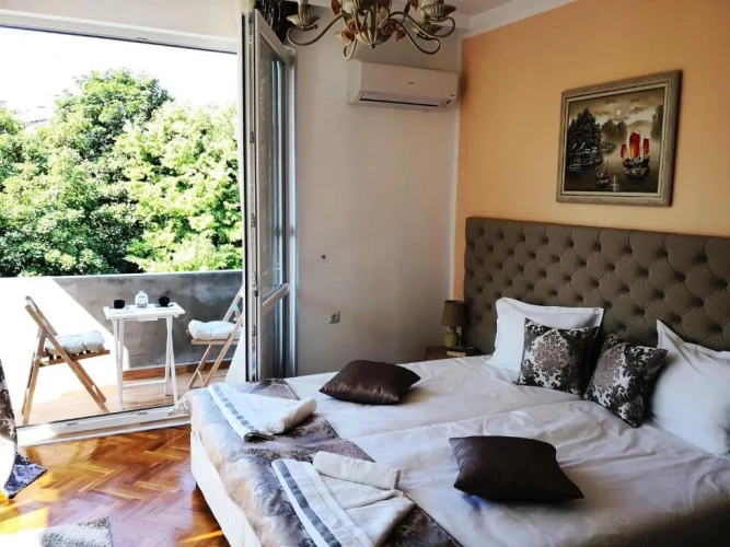 3 Bedrooms Apartment