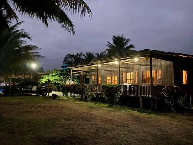 Deluxe Sextuple Bungalow beachfront
