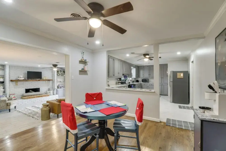 3 Mi to Saracen Landing! Family Getaway w/ Deck