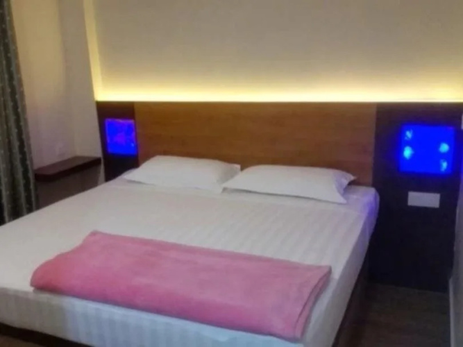 The 16 Hotel