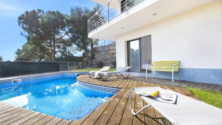 4 Bedrooms Villa