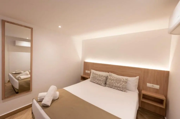 1 Bedroom Apartment